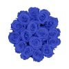 Große runde Rosenbox in schwarz mit blauen Infinityrosen von oben