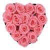 Herzförmige Rosenbox mit pinken Infinityrosen von oben