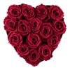 Herzförmige Rosenbox mit roten Infinityrosen von oben
