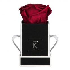 Kleine Rosenbox in schwarz weiß mit roter Infinityrose